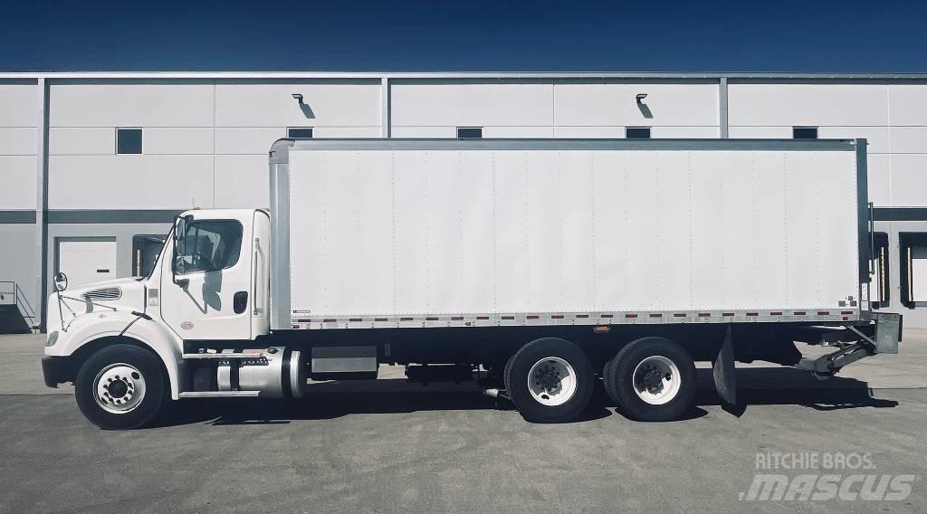 Freightliner M 106 Camiões de caixa fechada
