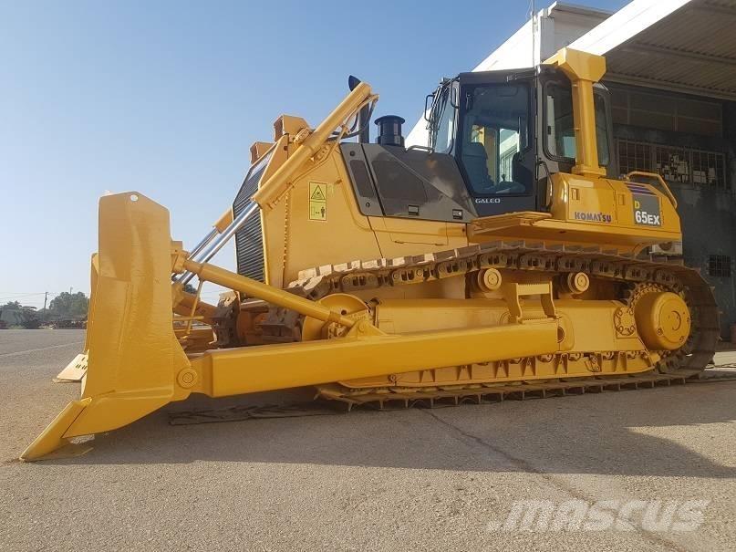 Komatsu D65EX-15 Dozers - Tratores rastos