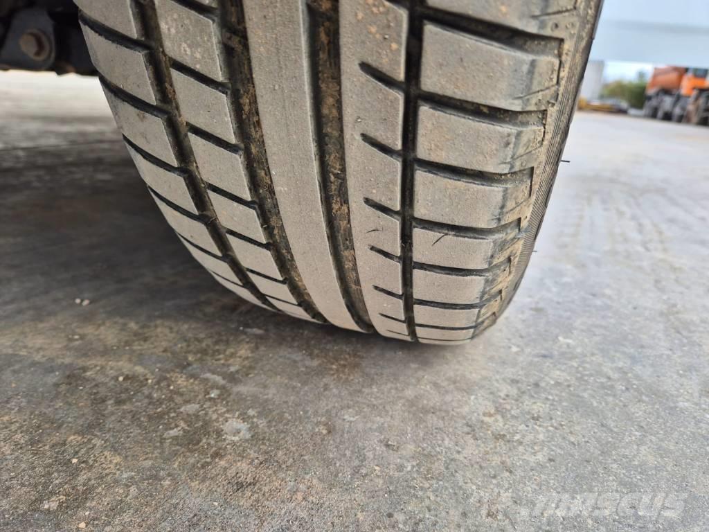 Ford Courier Caixa fechada