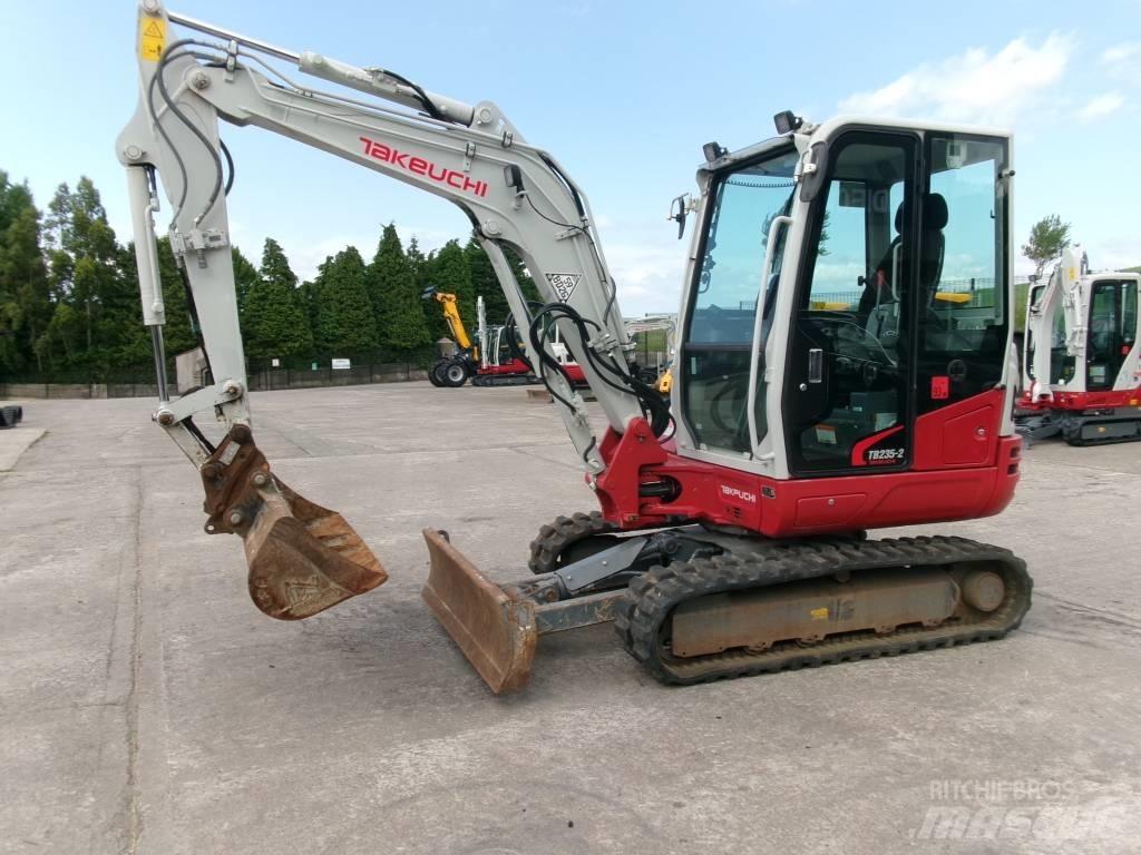 Takeuchi TB235-2 Mini Escavadoras <7t