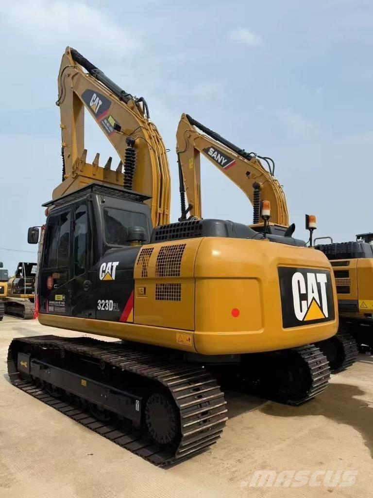 CAT 323D2L Escavadoras de rastos