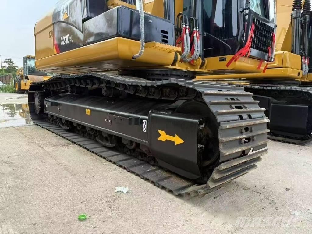 CAT 323D2L Escavadoras de rastos