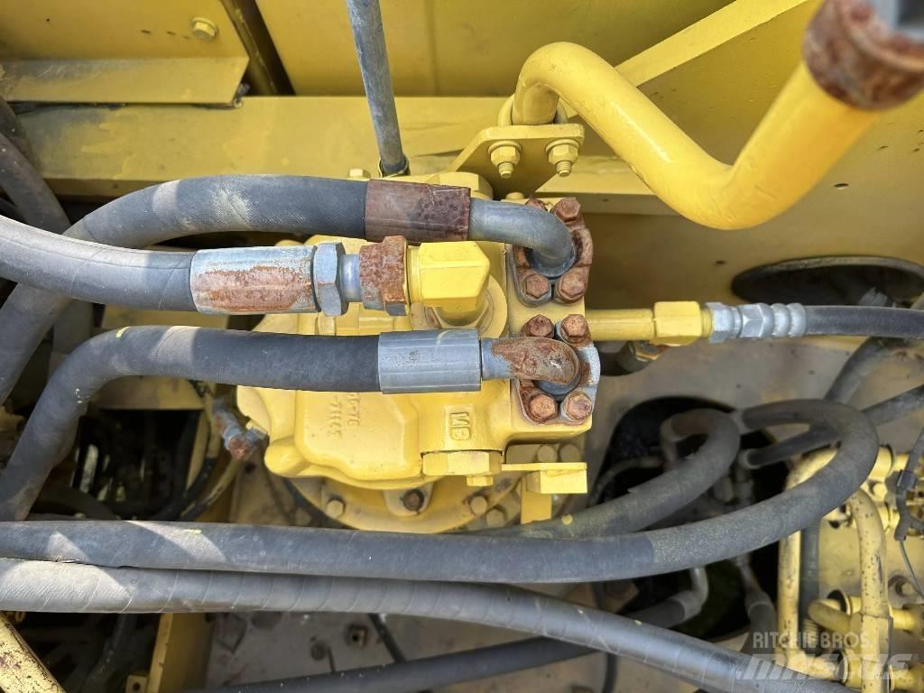 Komatsu PC240-8 Escavadoras de rastos