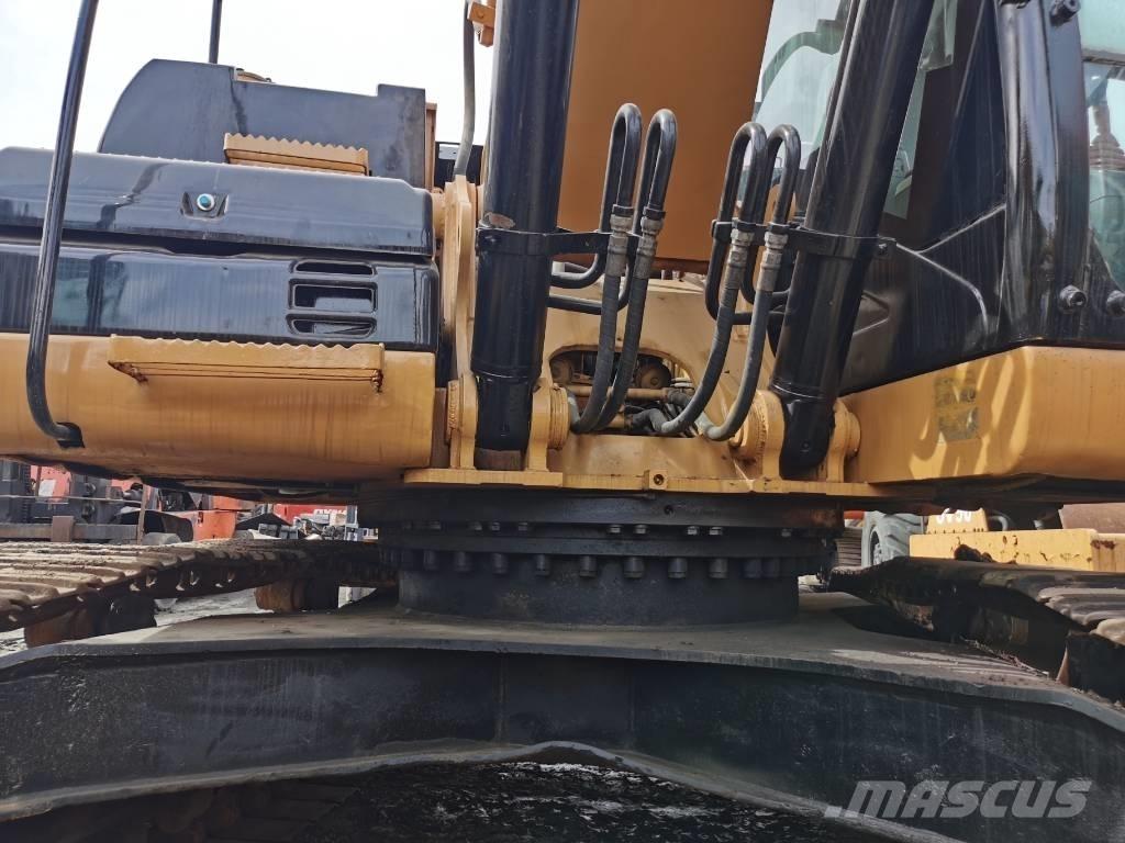CAT 323D Escavadoras de rastos