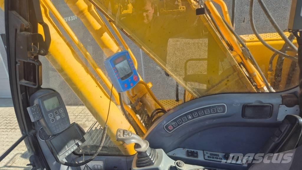 JCB JS 220 LC Escavadoras de rastos