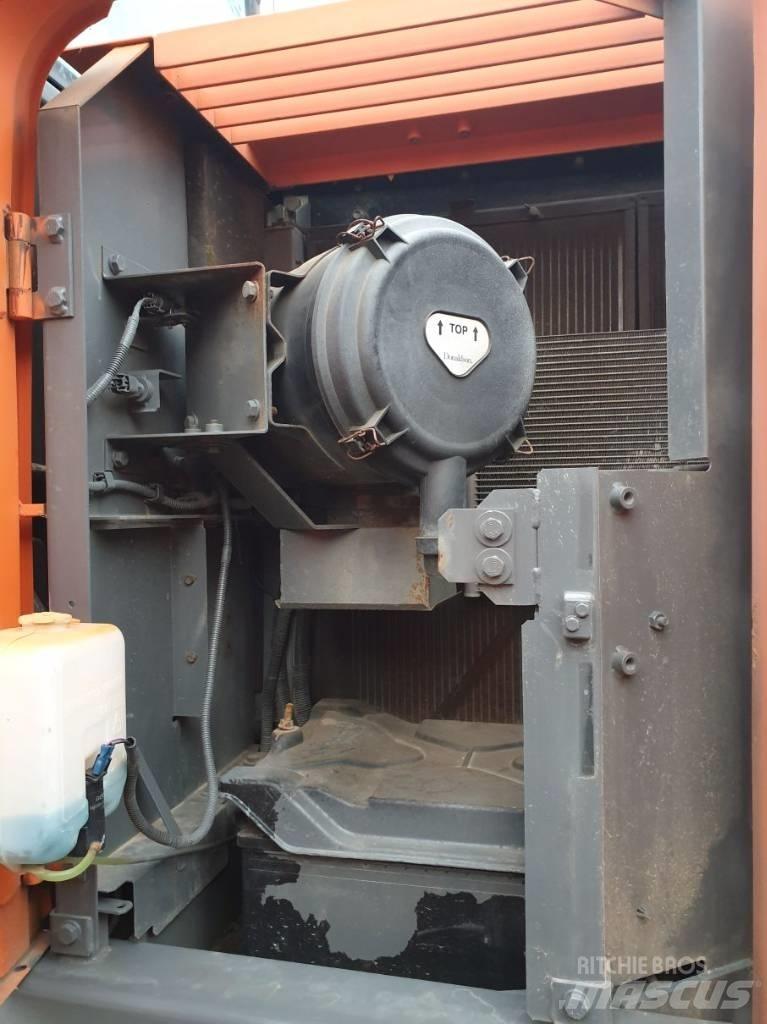 Hitachi ZX225USLC-3 Escavadoras de rastos