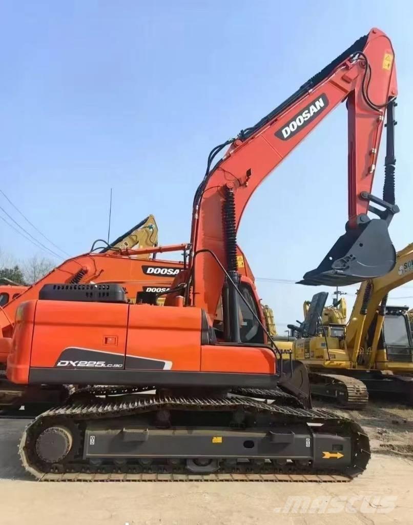 Doosan DX 225 LC Escavadoras de rastos
