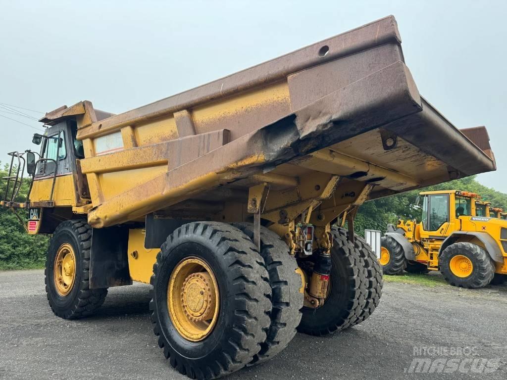 CAT 771 D Camiőes dumper basculantes rígidos