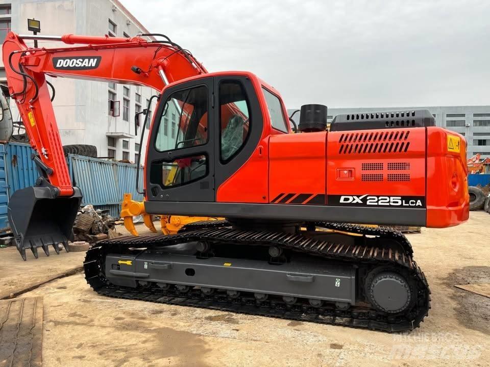 Doosan DX 225 LCA Escavadoras de rastos