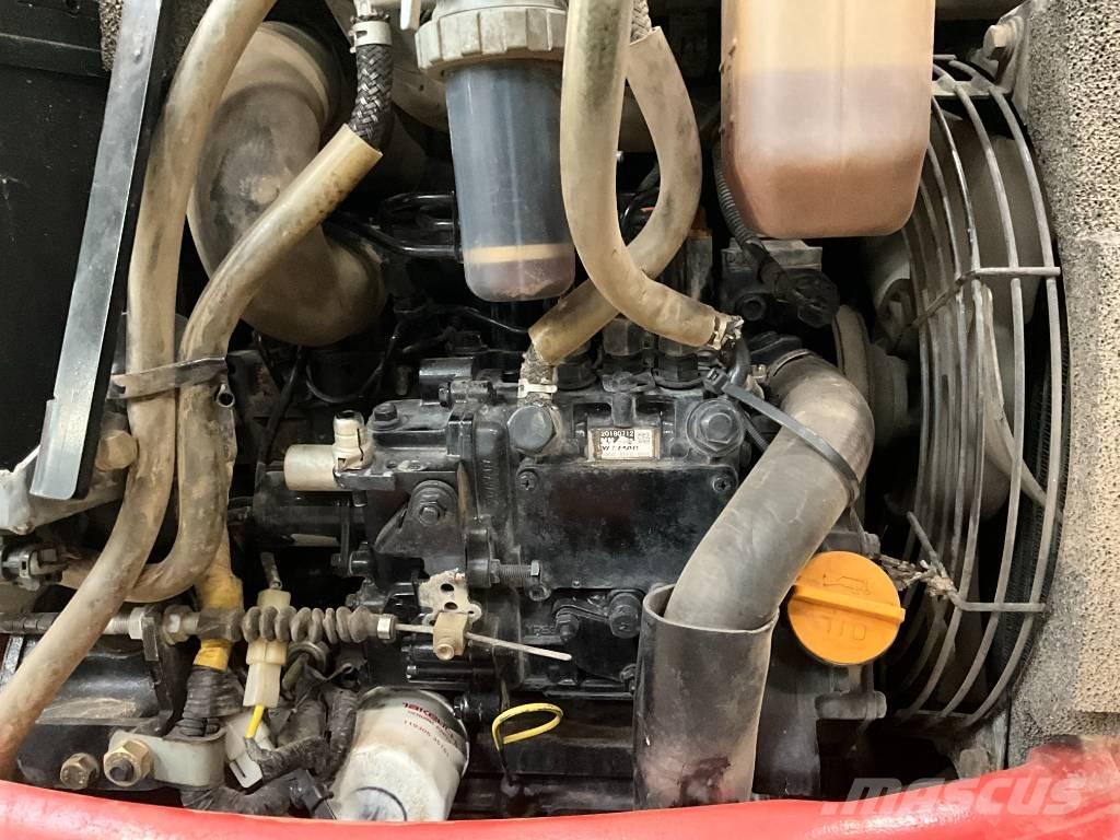 Takeuchi TB 215 R Mini Escavadoras <7t