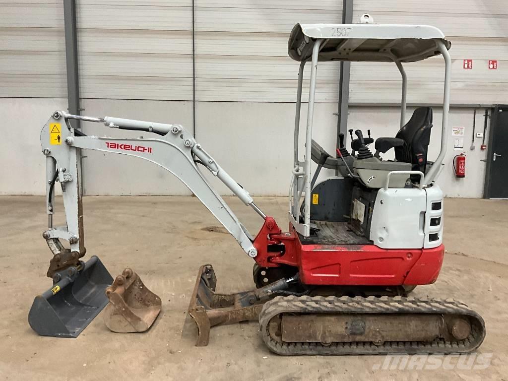 Takeuchi TB 215 R Mini Escavadoras <7t