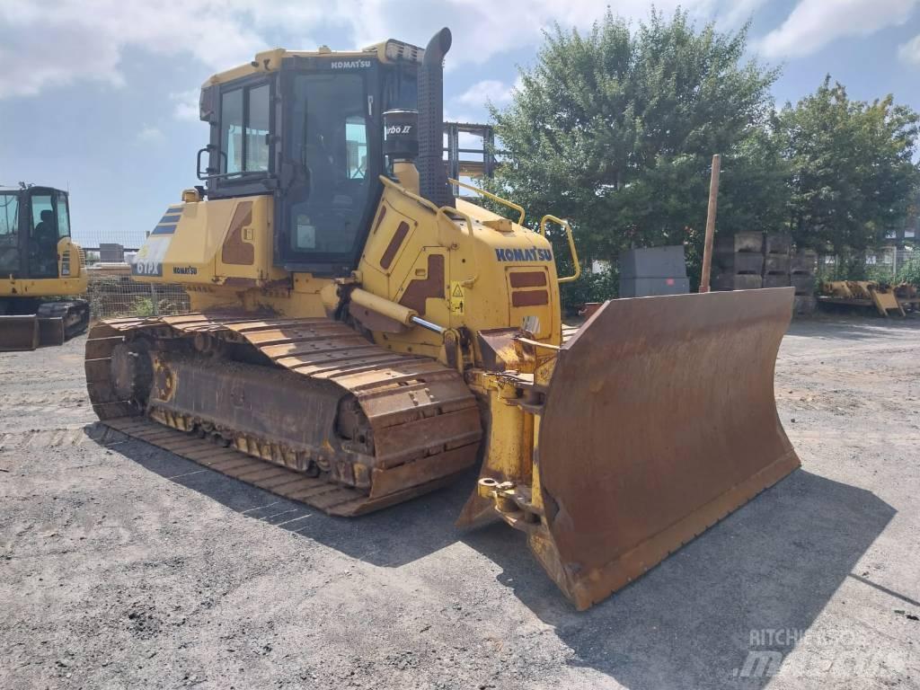 Komatsu D61PX-23 Dozers - Tratores rastos