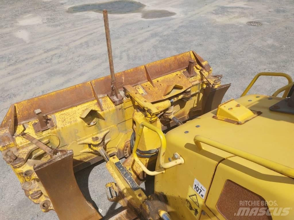 Komatsu D61PX-23 Dozers - Tratores rastos