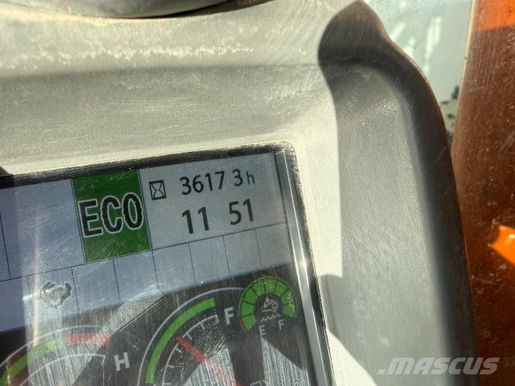 Hitachi ZX 135 US-6 Escavadoras de rastos