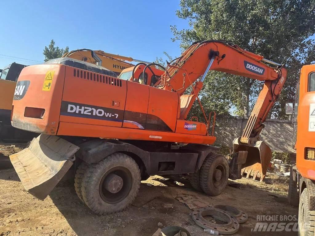 Doosan DH 210 W Escavadoras de rodas