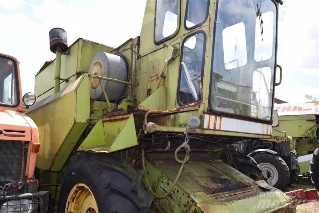 CLAAS Dominator 80 Ceifeiras debulhadoras