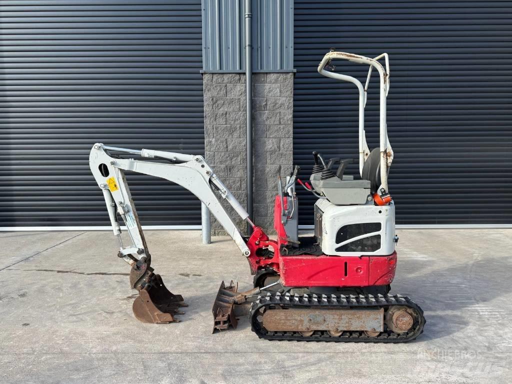 Takeuchi TB 210 R Mini Escavadoras <7t