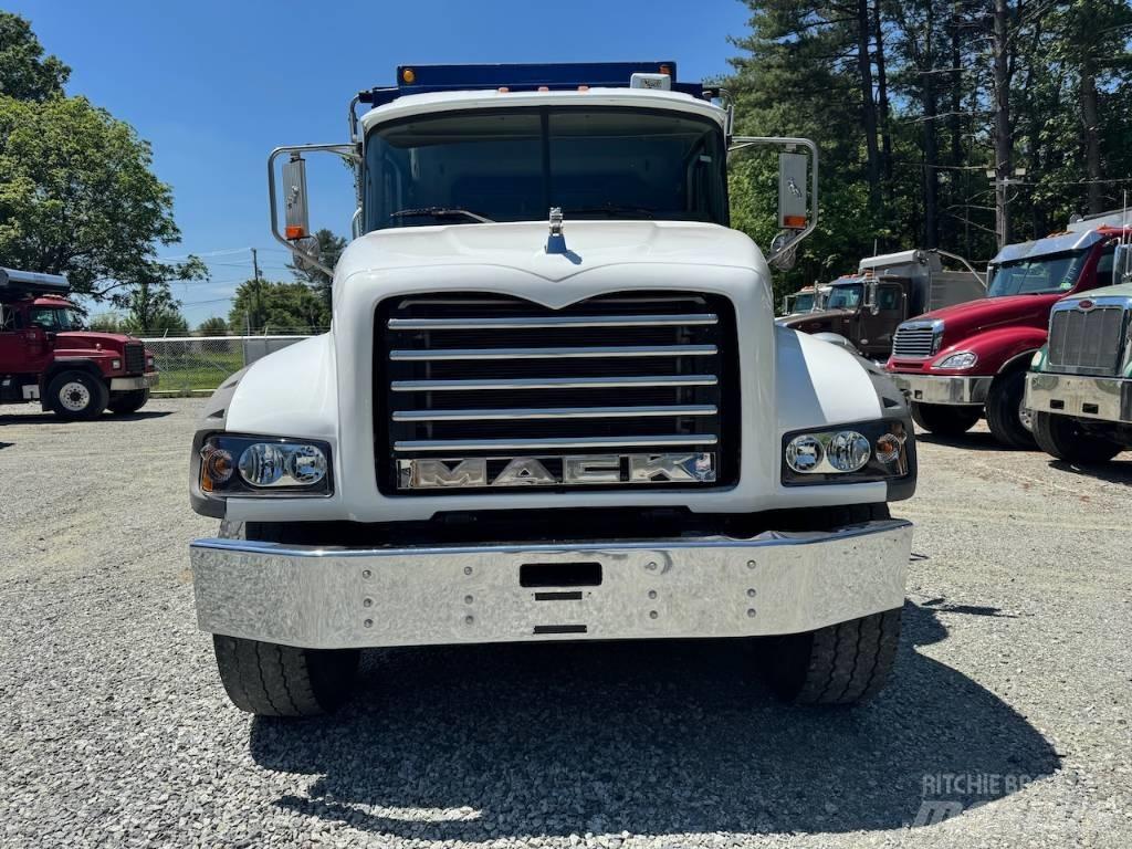 Mack GU 713 Camiões basculantes