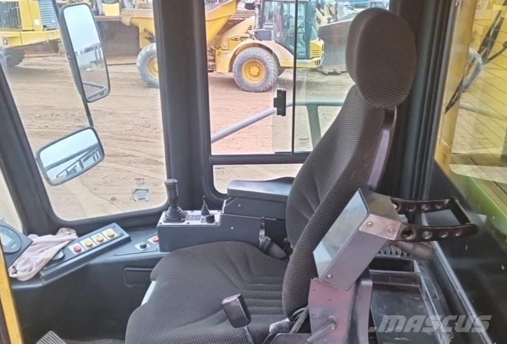 Bomag BC 772 RB-2 Compactadoras de lixo