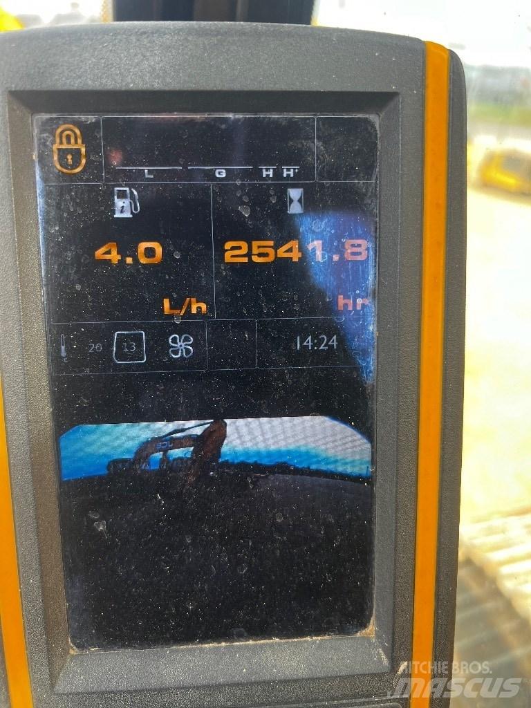 JCB JS 220 N LC Escavadoras de rastos