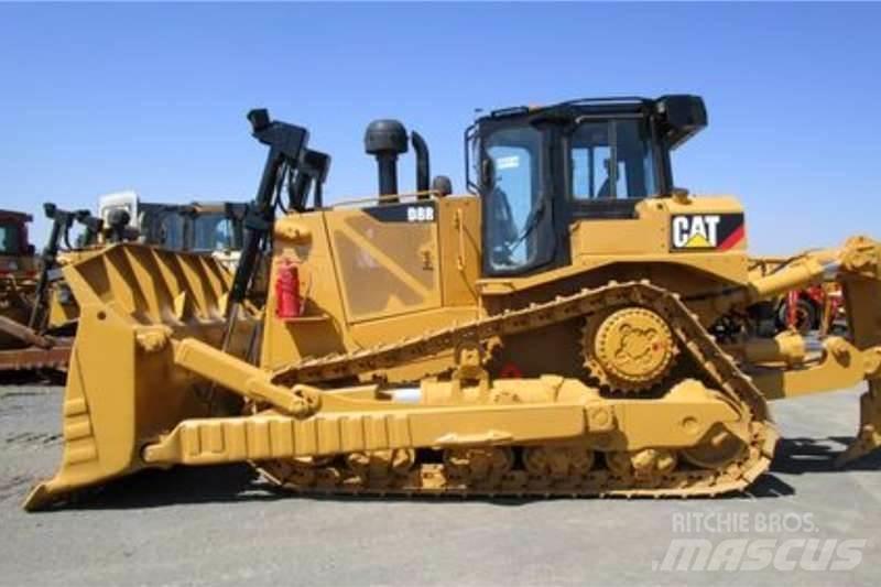 CAT D8R Dozers - Tratores rastos