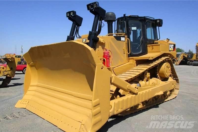 CAT D8R Dozers - Tratores rastos