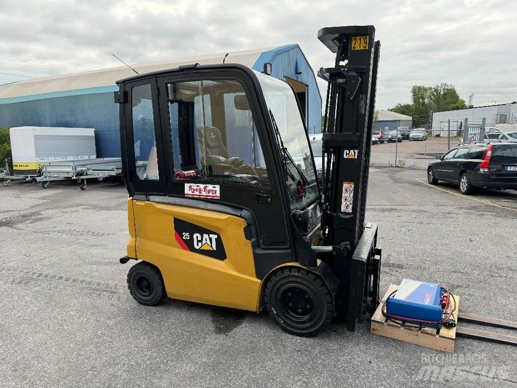 CAT EP25CN Empilhadores eléctricos