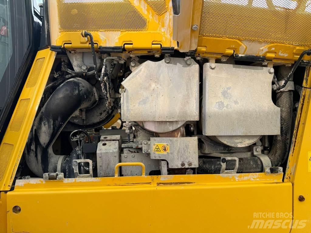 Komatsu D65PXi-18 Dozers - Tratores rastos