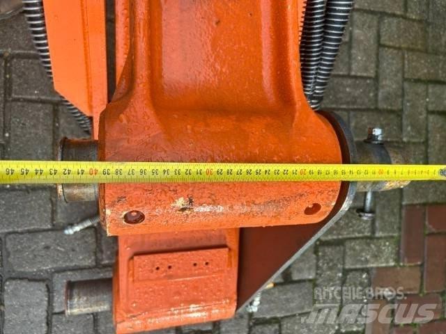 Hitachi ZX 135 Escavadoras de rastos