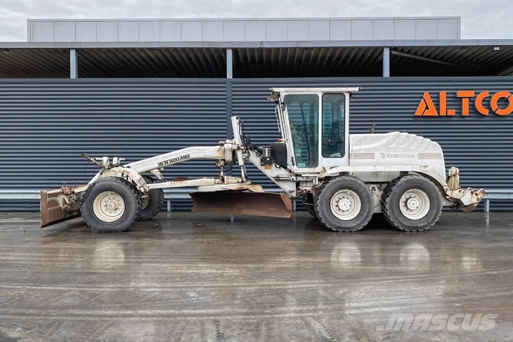 New Holland F156.6 Motoniveladoras