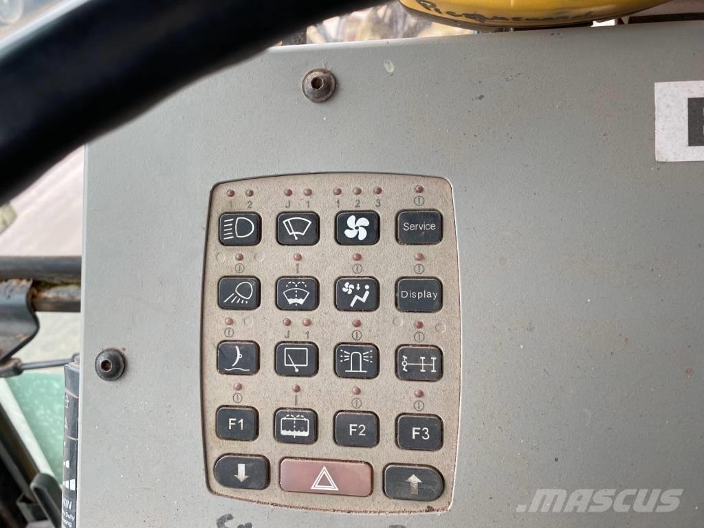 New Holland F156.6 Motoniveladoras