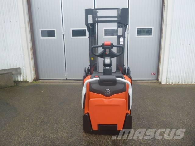 BT SPE 140 L Empilhador para operador externo