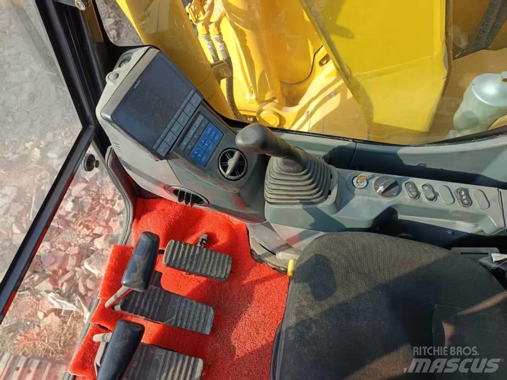 Komatsu PC138US Escavadoras de rastos