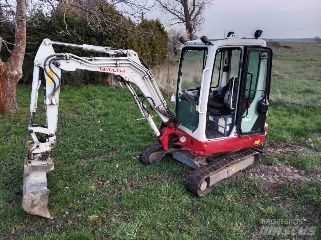 Takeuchi TB 225 Mini Escavadoras <7t