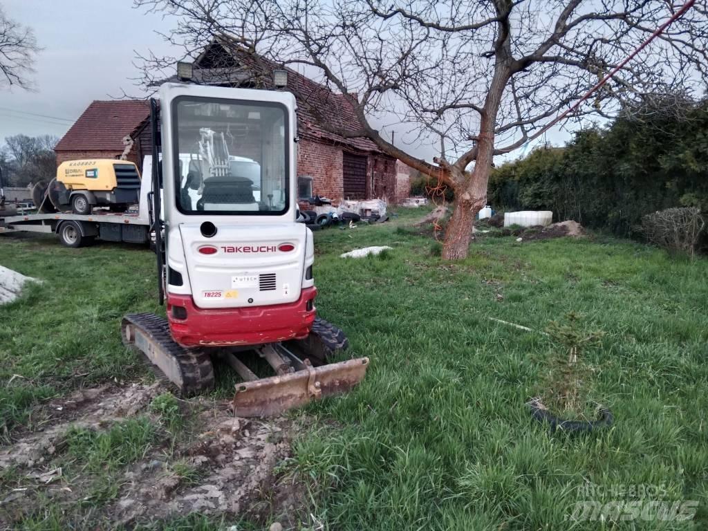 Takeuchi TB 225 Mini Escavadoras <7t