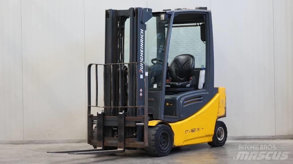 Jungheinrich EFG 320 Empilhadores eléctricos