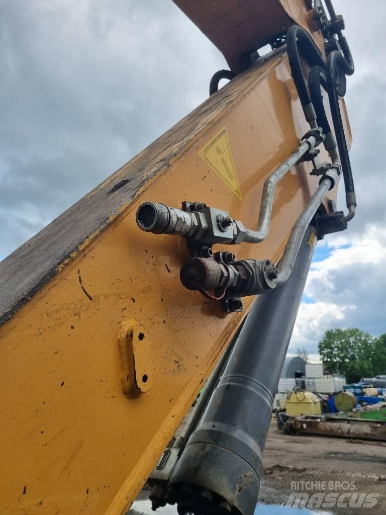 Liebherr R 922 Escavadoras de rastos