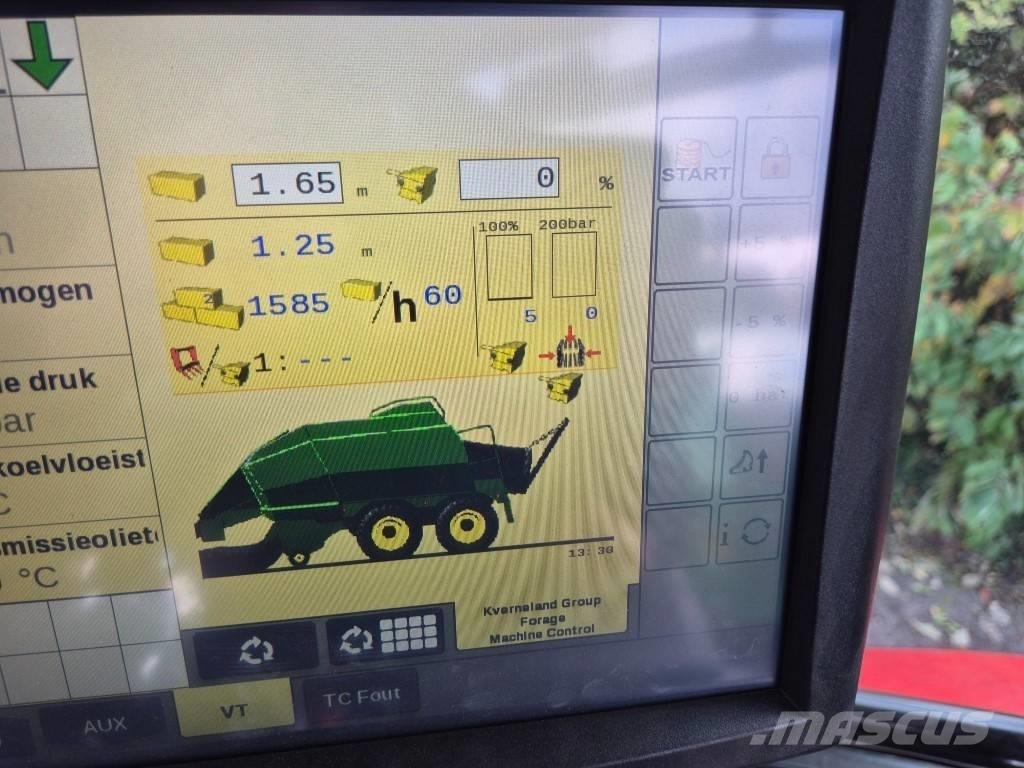 John Deere 1424C Enfardadeira de fardos quadrados