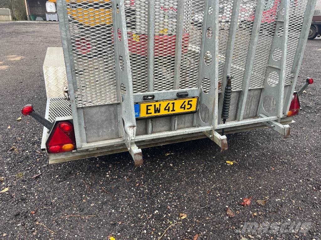 Takeuchi TB 210 R Mini Escavadoras <7t