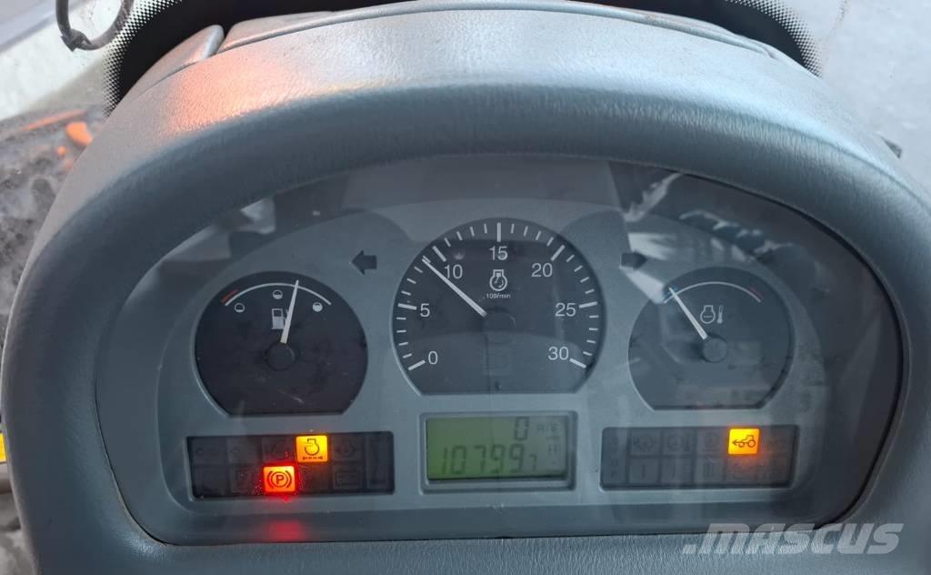 Valtra 8950 Tratores Agrícolas usados