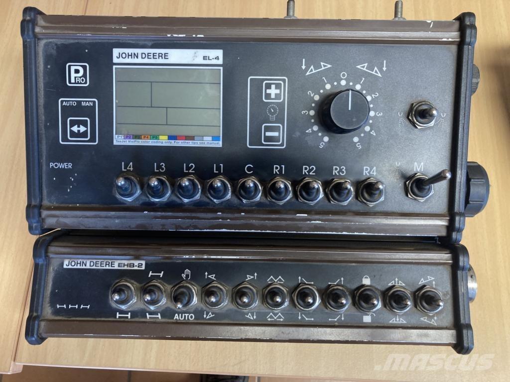 John Deere 732 Pulverizadores rebocados