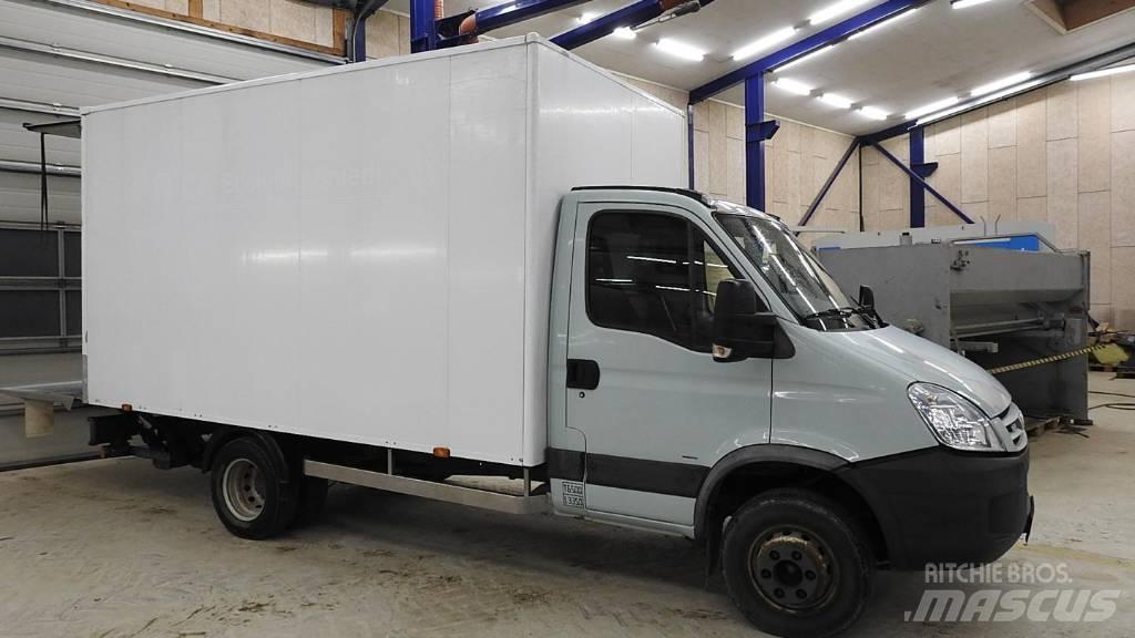 Iveco 65C 18 Camiões de caixa fechada