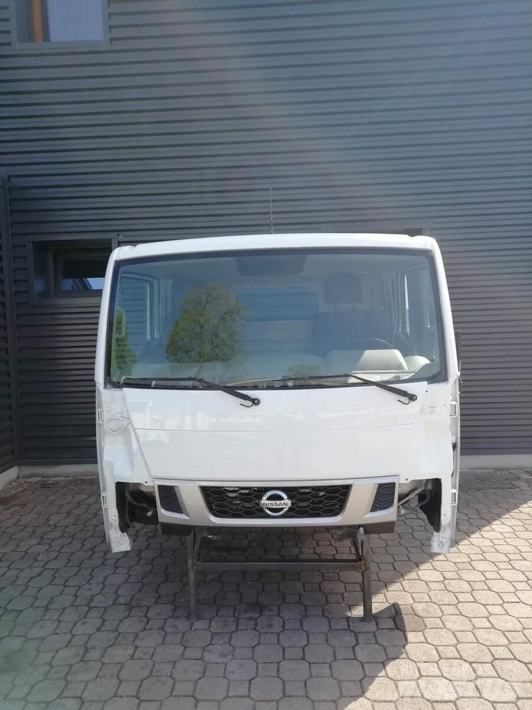 Nissan NT400 Cabines e interior