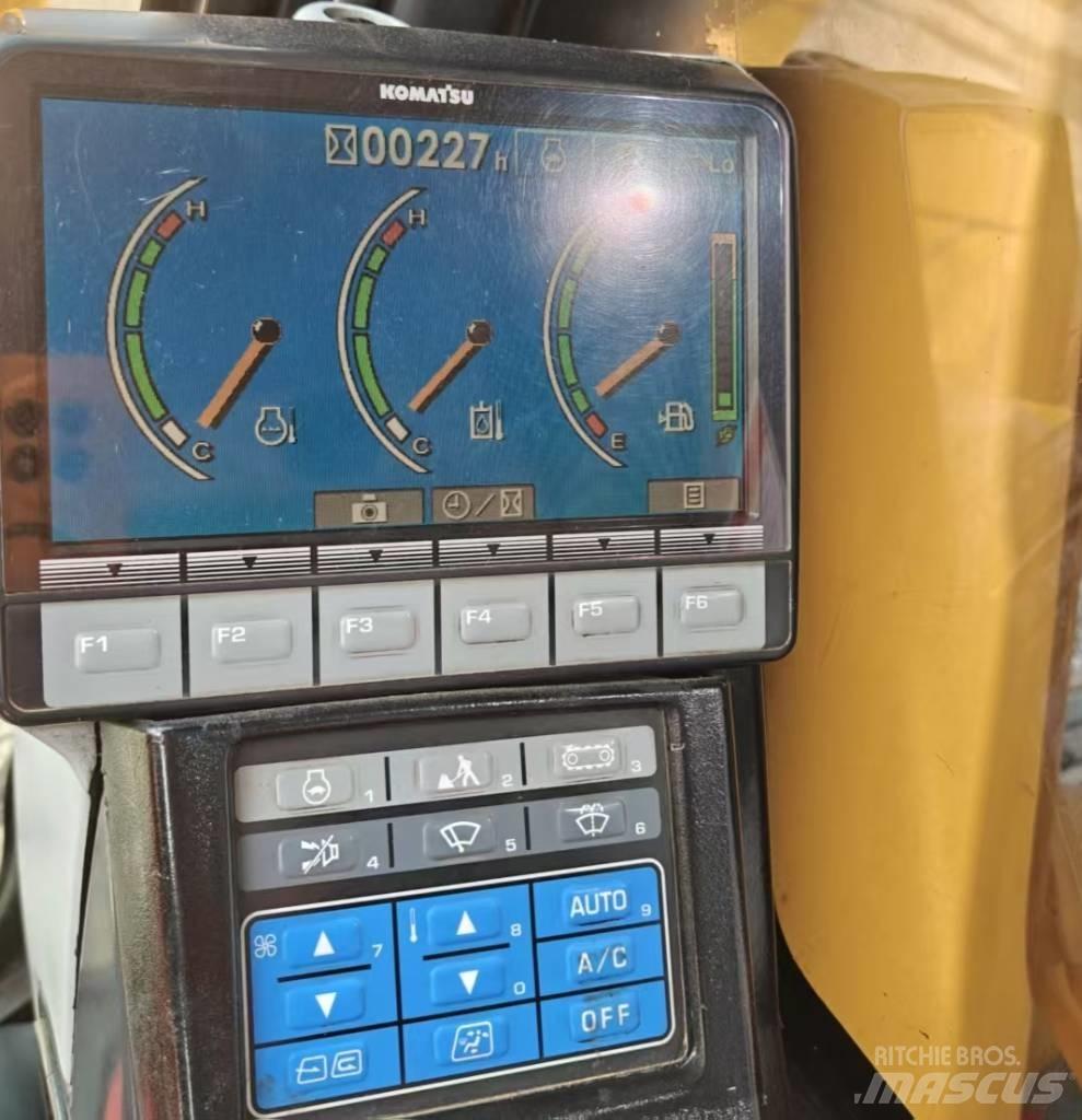Komatsu 210LC-8 Escavadoras de rastos