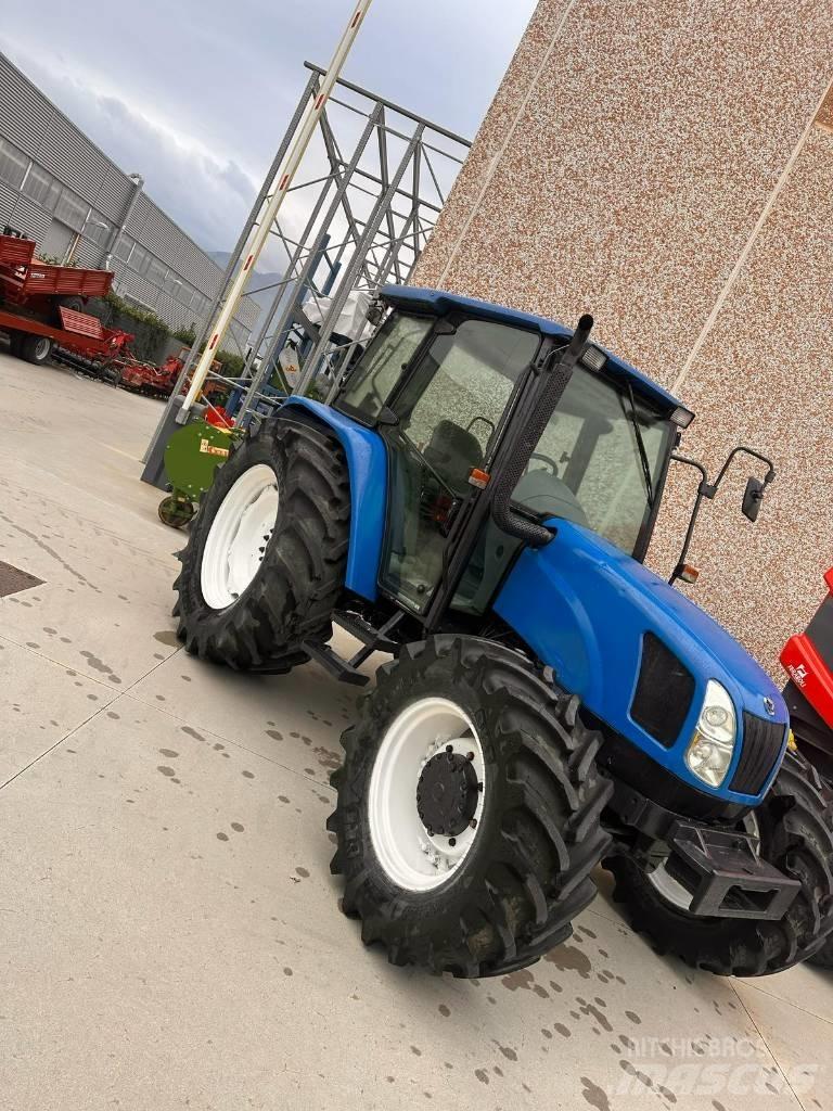 New Holland TL 100 Tratores Agrícolas usados