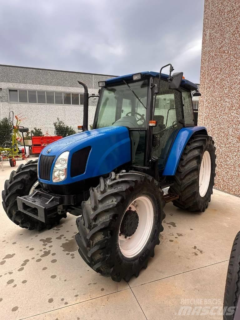 New Holland TL 100 Tratores Agrícolas usados