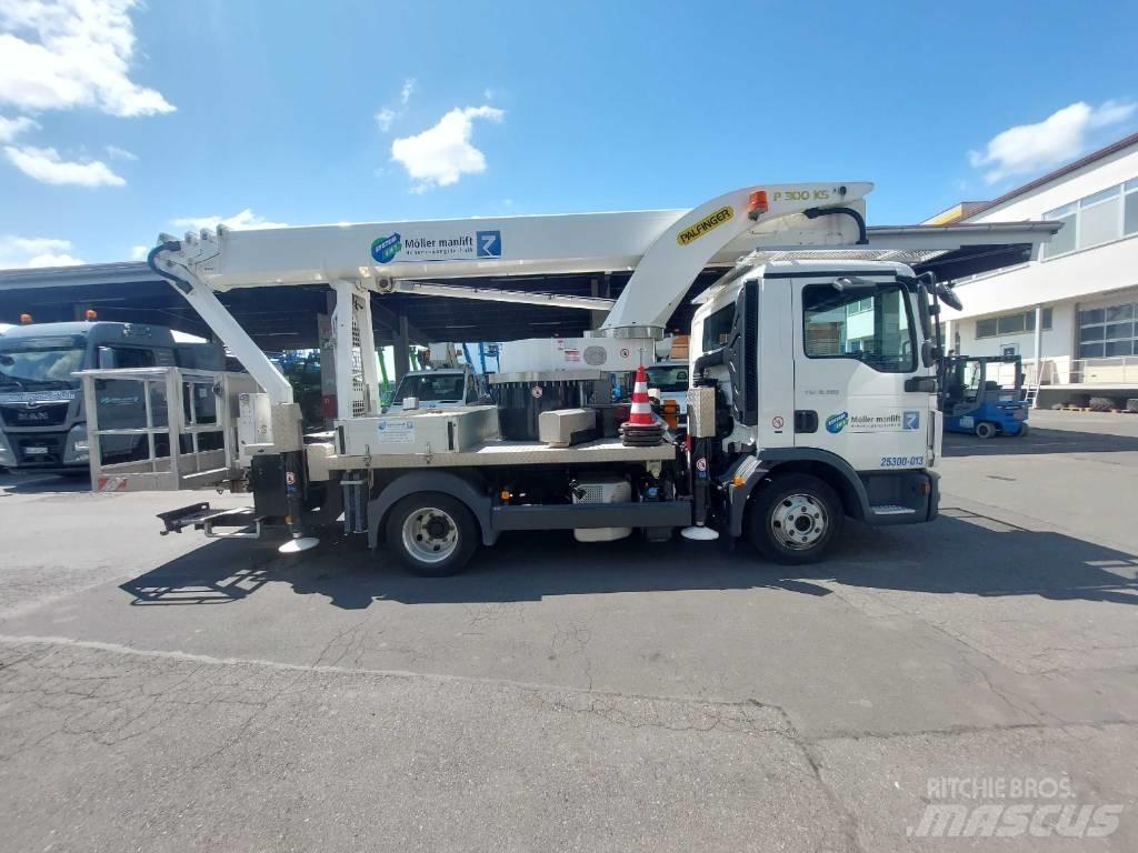 Palfinger P 300 KS Plataformas aéreas montadas em camião
