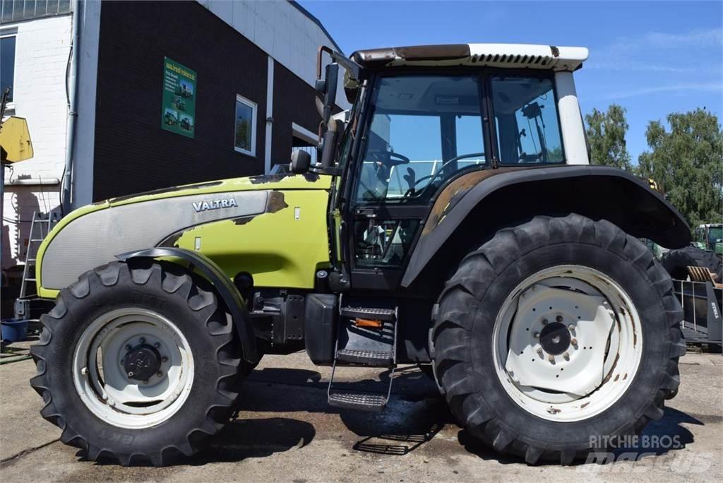 Valtra T120 Tratores Agrícolas usados