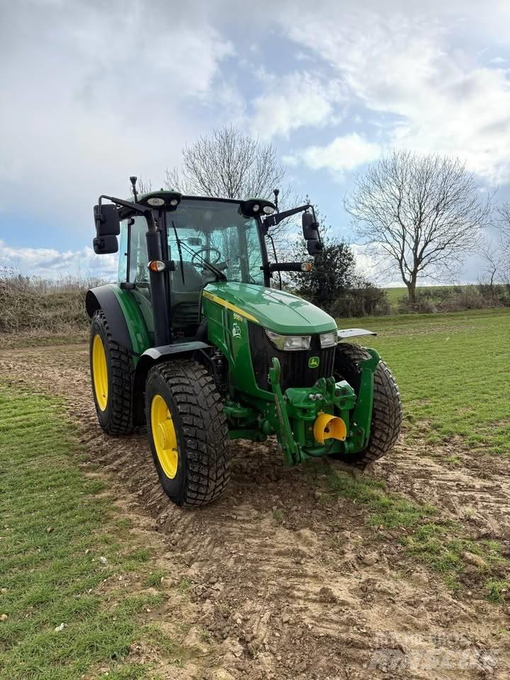 John Deere 5100 R Tratores Agrícolas usados