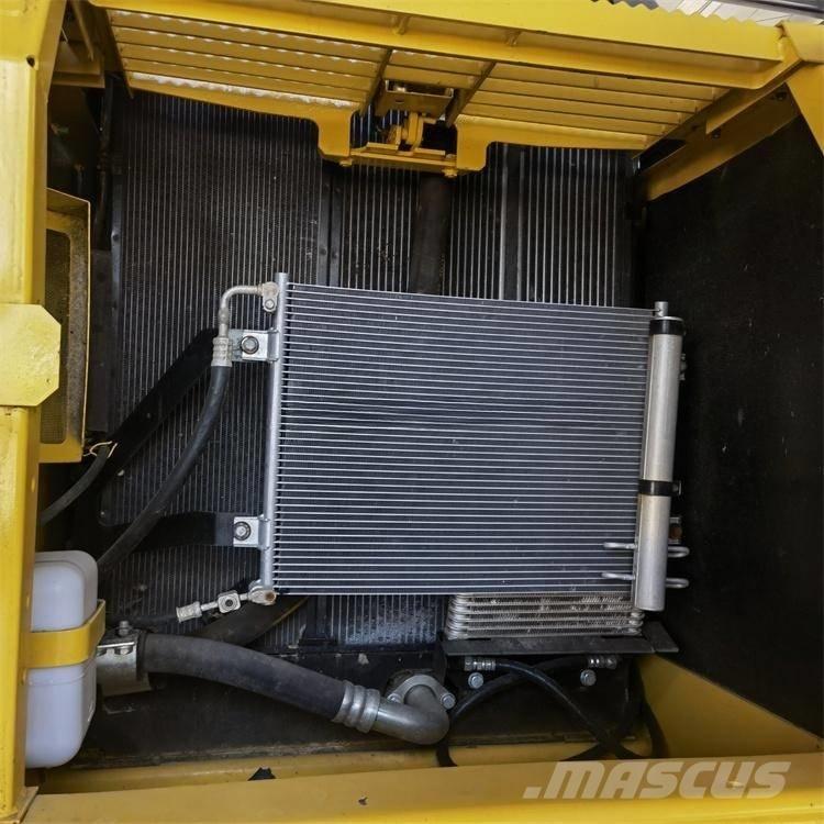 Komatsu PC200-8 Escavadoras de rastos